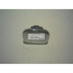 Camry 01-06 pagrieziens uz spārna balts L-R