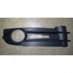 VW Caddy 04-10 reste bamperī R ar miglas caurumu...