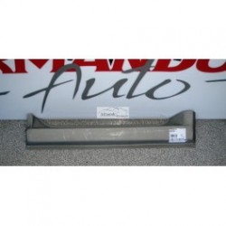 VW Transporter Caravelle 96-03 slieksnis priekšas durvīm R