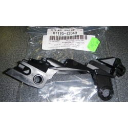 Toyota Auris 07- luktura stiprinājums R 8119512040