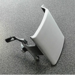 OPEL ASTRA G 98-09 priekšējā bampera vilkšanas āķa vāciņš...