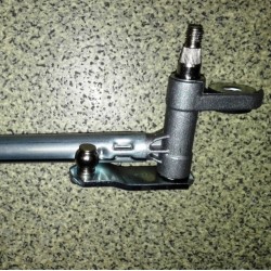 Audi A4 01-08 logu tīrītāja mehānisms priekšas bez motora... 2