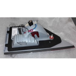 BMW X3 E83 06-10 aizmugures vidus L balts/sarkans ULO... 2