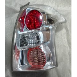 TOYOTA COROLLA VERSO 04-09 aizmugures lukturis OE R...