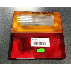 Audi 80 B3 aizmugures iekšējais lukturis R 811945094