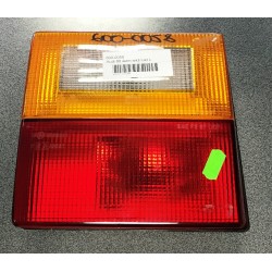 Audi 80 B3 aizmugures iekšējais lukturis L 811945093