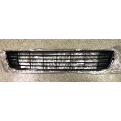 VW Touran 10- reste bamperī vidējā svītras 1T0853677C 9B9