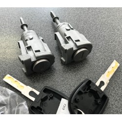 VW Golf 98-03, Bora durvju slēdzenes priekšas L, R 1U0837168 2