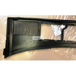 Audi A4 01-04 nosegs virs AKB 8E181944701C
