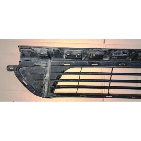 Opel VIVARO, Renault Trafic 15- reste bamperī 622543504R, lietota