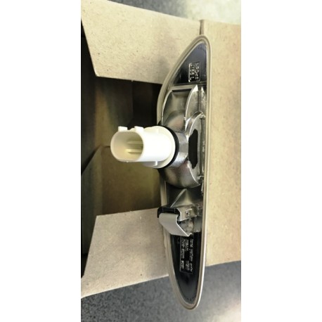 BMW 3 E46 01- pagrieziens uz spārna balts L