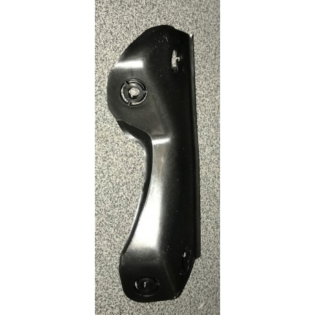 VW Passat 05-10 spārna stiprinājums L 3C0807505