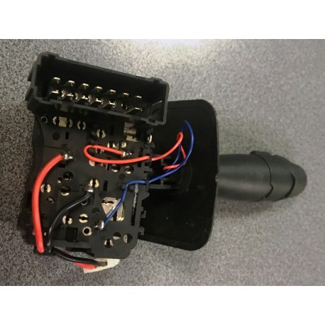 Renault Megane 99-02 slēdzis gaismas tuvās, tālās, miglas, gabarīti, pagriezienu rādītāji 7701047254