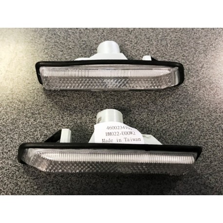 BMW E36 96-98, X5 pagrieziens spārnā balts L,R 2gab 63132492179, 63137164491