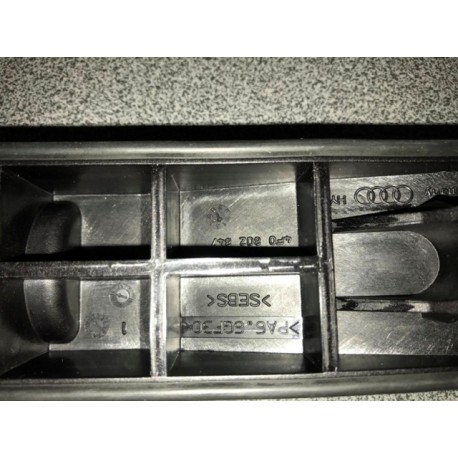 Audi A6 05- domkrata vietas paliknis Priekšā komplekts 4F0802845