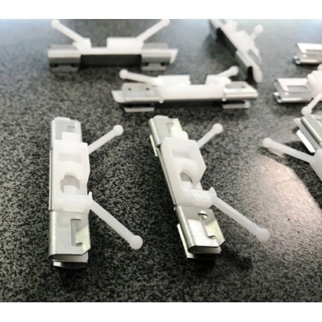 VOLVO XC60 08-17 vējstikla klipsis moldingiem CLIP 8840ASCRS 30753487