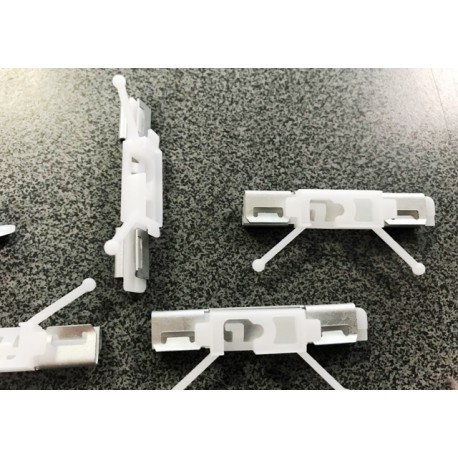 VOLVO XC60 08-17 vējstikla klipsis moldingiem CLIP 8840ASCRS 30753487