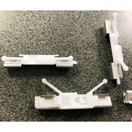 VOLVO XC60 08-17 vējstikla klipsis moldingiem CLIP 8840ASCRS 30753487