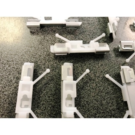 VOLVO XC60 08-17 vējstikla klipsis moldingiem CLIP 8840ASCRS 30753487