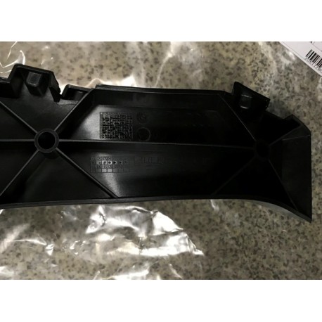 Audi Q7 07-15 aizmugurējā bampera stiprinājums L 4L0807453A