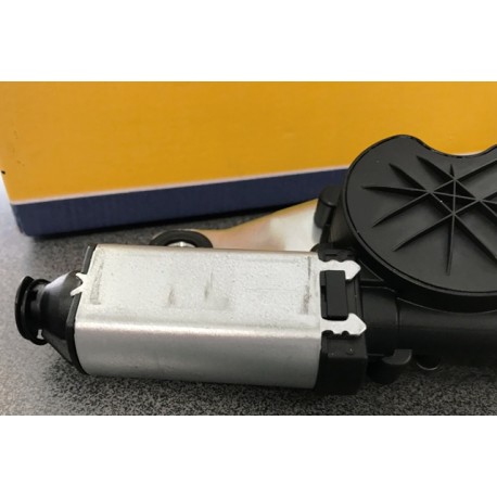 Volvo V70 00-05 logu tīrītāja mehānisma motoriņš aizmugures MARELLI 31333743 8667188