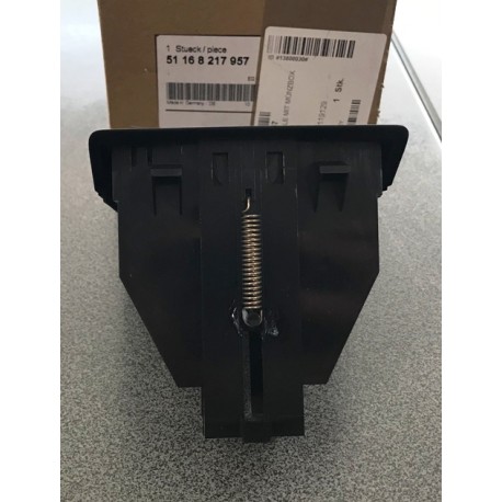 BMW E46 Monētu kaste aiz glāžu tūrētāja 51168217957