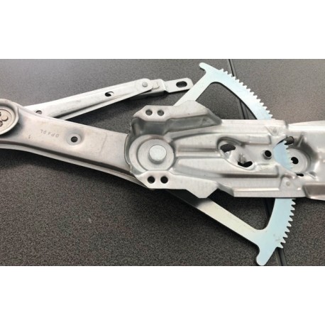 Opel Astra 98-04 loga pacēlāja mehānisms priekšas R elektro bez motoriņa 90543918, 140274