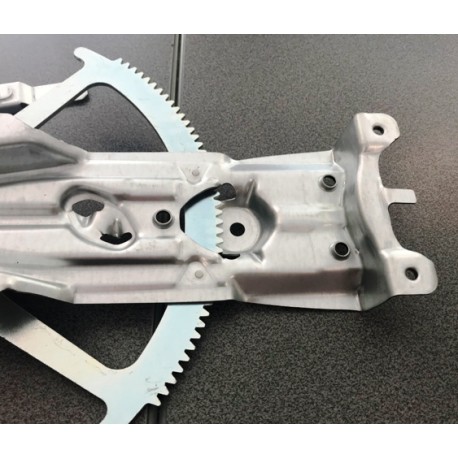 Opel Astra 98-04 loga pacēlāja mehānisms priekšas R elektro bez motoriņa 90543918, 140274