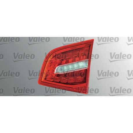 Audi A6 08- R aizmugures lukturis SED vidus Valeo  4F5945094E