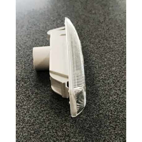 E46 98- pagrieziens uz spārna balts L