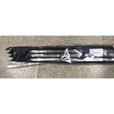 MERCEDES-BENZ VANEO reste bamperī vidējā,...