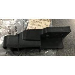 Audi A6 04- stiprinājums L 4F0807771