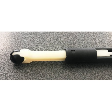 Ford Focus II 05-08 Svira, Motora pārsega slēdzenei 1355231