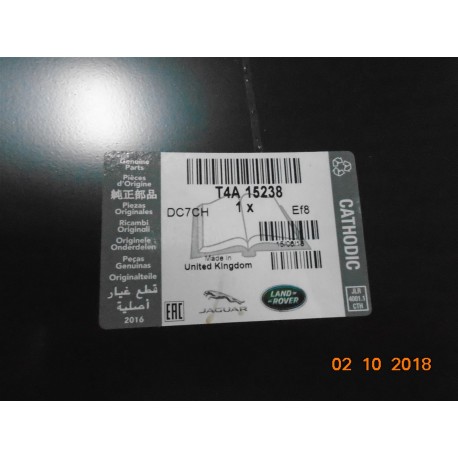 JAGUAR F-PACE 16- priekšējais R spārns T4A15238