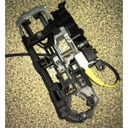 BMW F07 GT priekšējo durvju roktura stiprinājums 51217175732, lietots 2