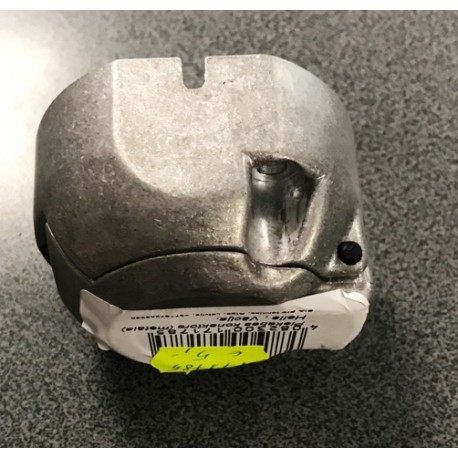 Piekabes konektors 7Pin.  Metāla korpuss