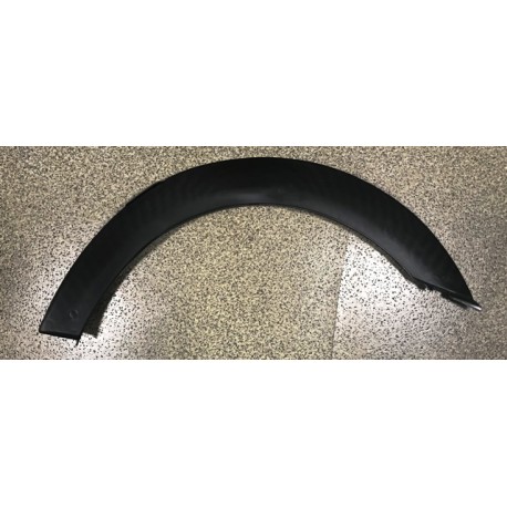 VW Golf 3 91-97 spārna uzlika aizmugures R mod. ar plastmasas sliekšņiem