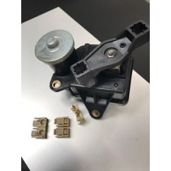 Mercedes stiprinājums pie ieplūdes kolektora A6420910150 2