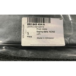 Audi Q5 stiprinājums pie vējstikla L 8R0845453A