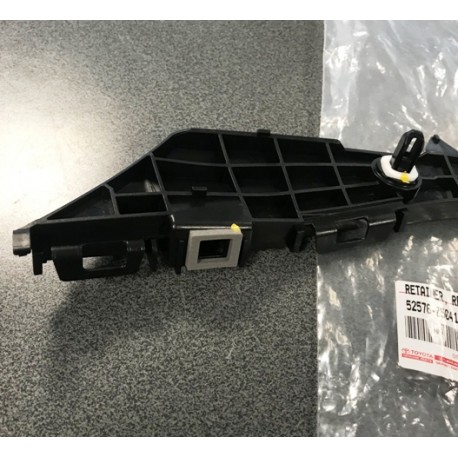 Toyota Avensis T27 08-  aizmugures bampera kronšteins L Sedan 5257605041