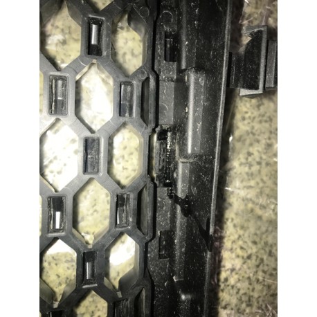 Jaguar F-Pace R Sport reste bamperī vid. HK8M-17H750-A, T4A6255 lietota