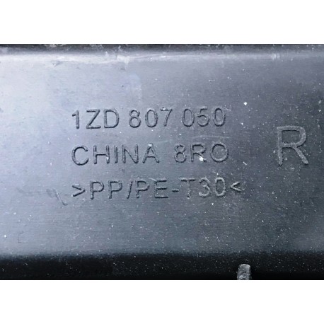 Škoda Octavia 09- priekšējā bampera stiprinājums R 1ZD807050, lietots