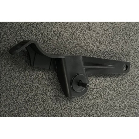 Mercedes W204 Coupe  aizmugures bampera stiprinājums A2048801514