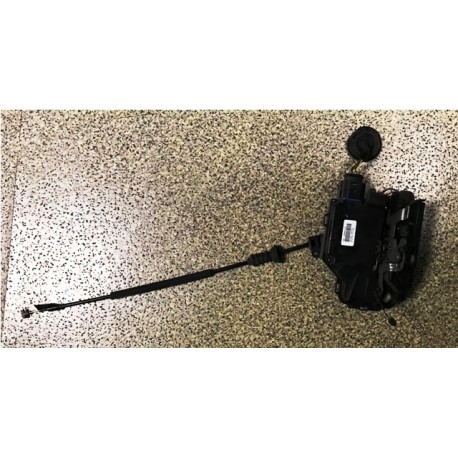 VW Golf 5, Škoda Octavia durvju slēdzene priekšā R, lietota 3D2837016J