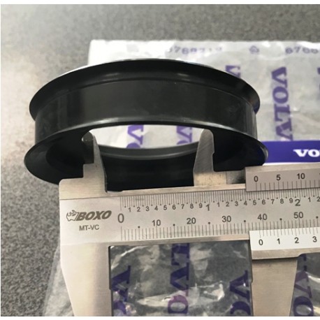 Volvo C70 S60 V70 XC70 rumbas gutņa nosegs 30647015