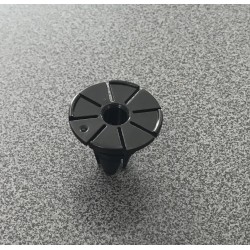 BMW E60 sliekšņu klipsis 51717066226 2