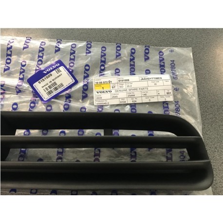 Volvo V70 S70 reste bamperī R, 9151509