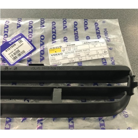 Volvo V70 S70 reste bamperī R, 9151509