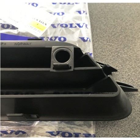 Volvo V70 S70 Reste bamperī L, 9151512