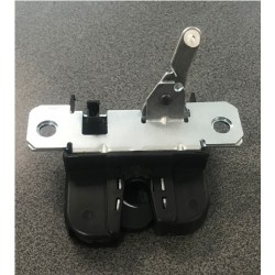 VW Golf 4 Bagāžas nodalījuma vāka slēdzene 1J6827505B